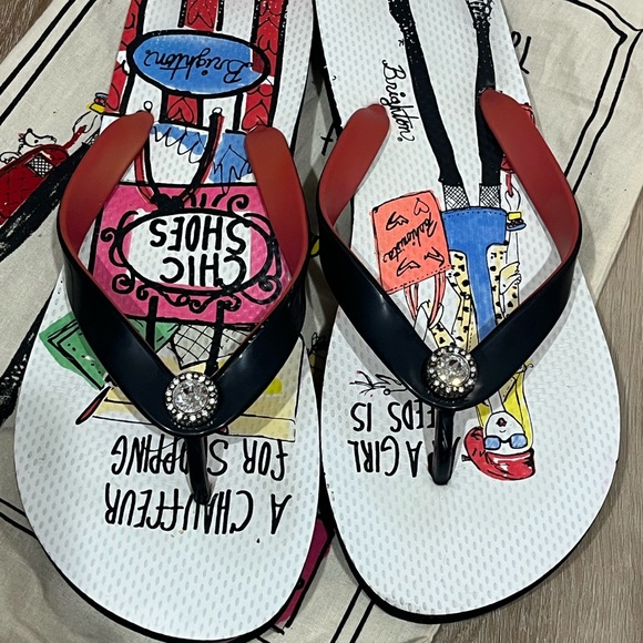 Brighton Fashion Flip Flops with Black and Red Straps - Picture 5 of 8